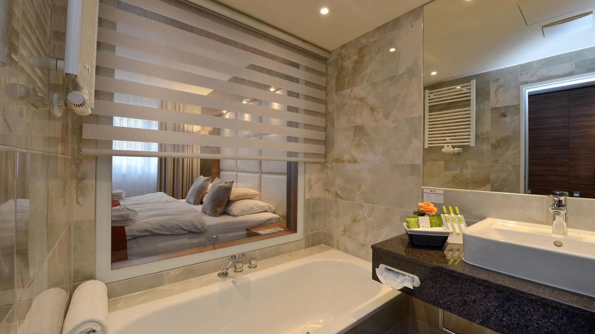 Best Western Plus Delta Park Hotel MHG